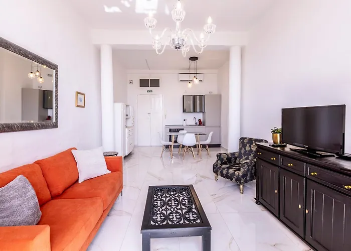 Collection - Grand Harbour 9a *