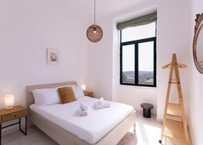 Collection - Grand Harbour 9a