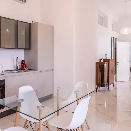 Collection - Grand Harbour 9a