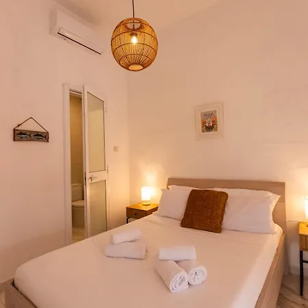 Collection - Grand Harbour 9a