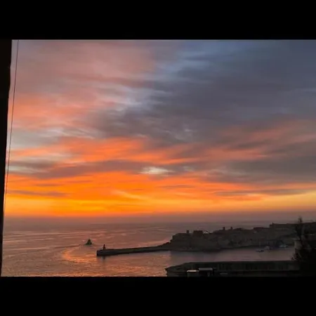 Collection - Grand Harbour 9a Διαμέρισμα *