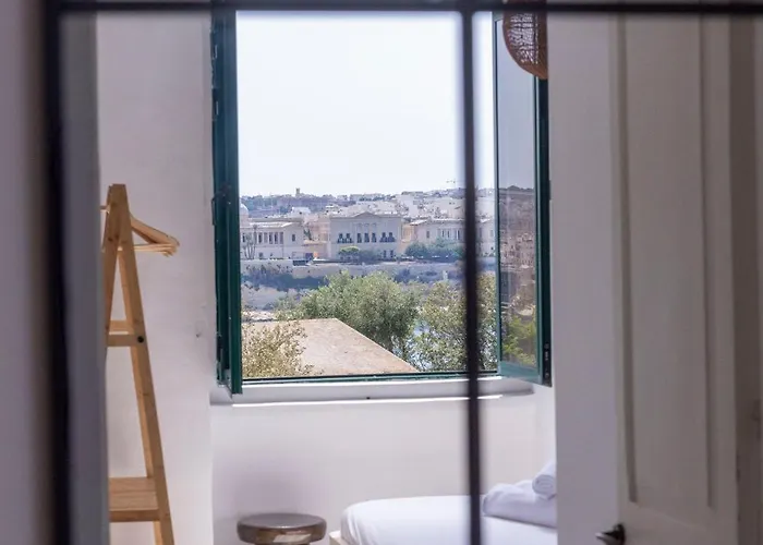 Collection - Grand Harbour 9a Apartment Valletta