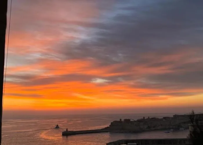 Collection - Grand Harbour 9a Διαμέρισμα *